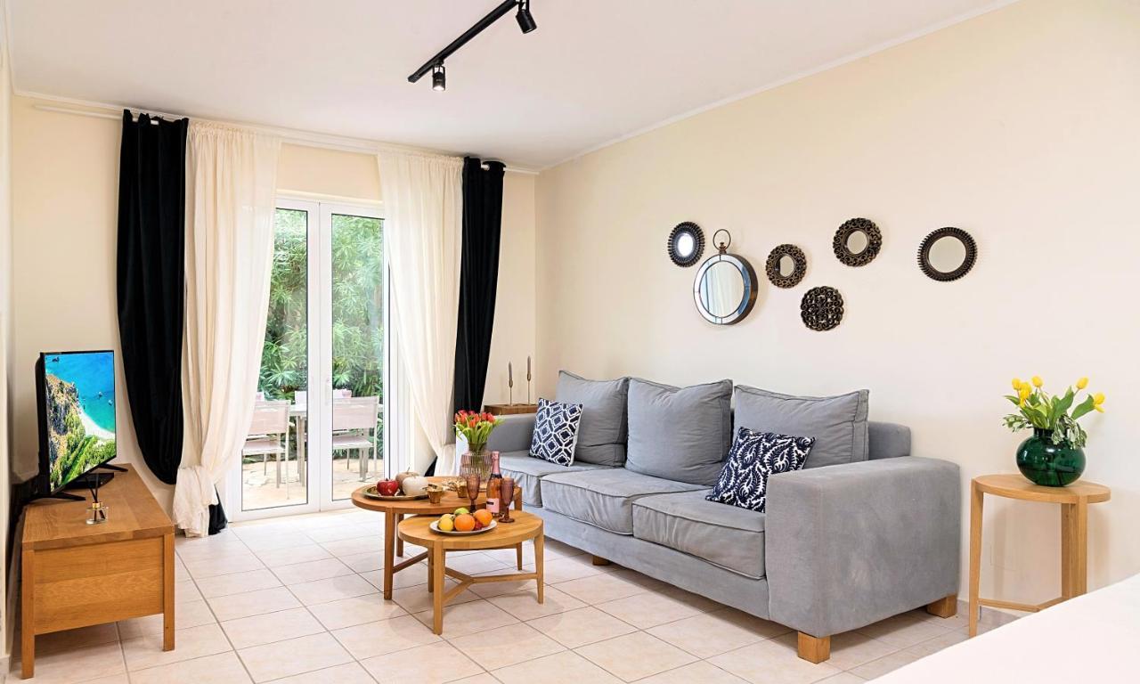 Apple Villas Mouríon 外观 照片