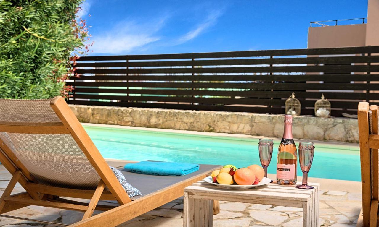 Apple Villas Mouríon 外观 照片